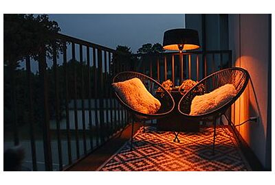 Przedłuż sezon na tarasie – jak ogrzać przestrzeń i cieszyć się ogrodem przez cały rok?