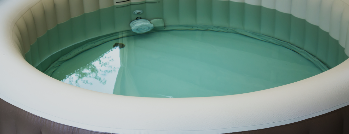 Jak czyścić jacuzzi ogrodowe?