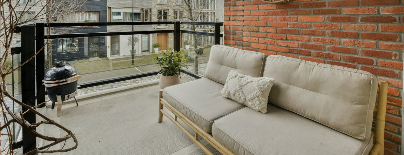Kanapa na balkon - jak wybrać idealną