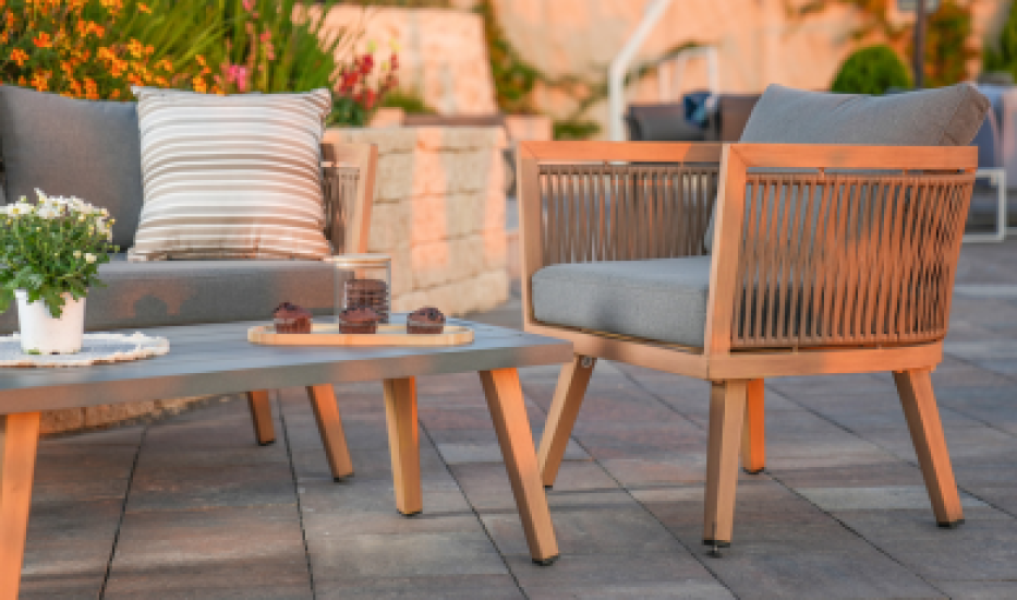 Meble Outdoorowe 2024 - Trendy i inspiracje
