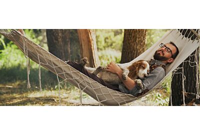 Hamak w ogrodzie - Inspirujące pomysły na aranżację