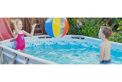 Jaki basen dla dzieci wstawić w ogrodzie?