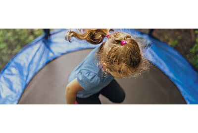 Jak wybrać odpowiednią trampolinę dla dziecka?