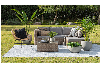 Dlaczego meble technorattanowe są lepsze od innych?