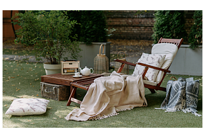 Wybieramy drewniany leżak ogrodowy 