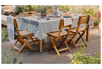 Jadalnia na tarasie - idealne miejsce do letniego biesiadowania