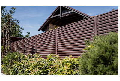 Jak zaplanować aranżację ogrodu przy płocie? Najlepsze pomysły i inspiracje