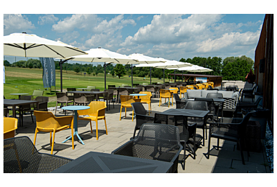 Meble ogrodowe HoReCa - Trendy na sezon letni 2024