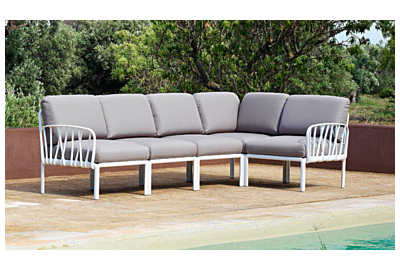 Meble ogrodowe z tworzywa: jak wybrać najlepszy zestaw do ogrodu?