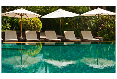 Leżaki ogrodowe - jakie idealne na basen?