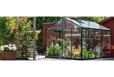 5 powodów, dla których warto zainwestować w szklarnię ogrodową