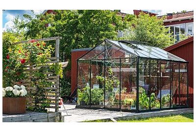 5 powodów, dla których warto zainwestować w szklarnię ogrodową