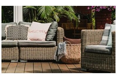 Nowoczesne meble ogrodowe - jakie materiały wybrać na lata?