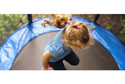 Jak wybrać odpowiednią trampolinę dla dziecka?