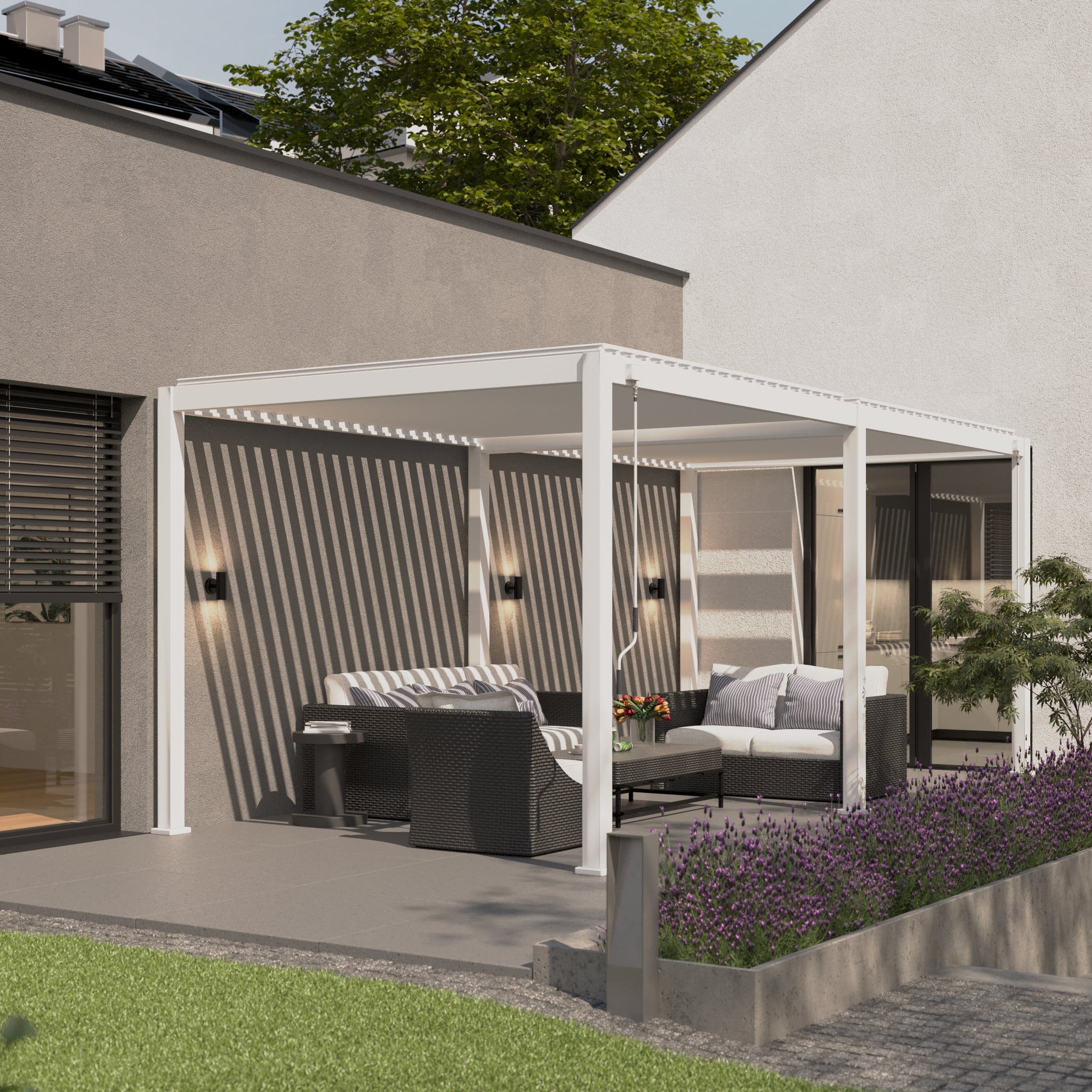 Biała pergola tarasowa 3x6 Premium marki GUTROOF w ogrodzie