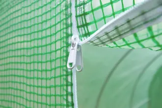 Fartuch ziemny wokół podstawy tunelu
