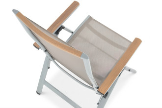 Składane krzesło ogrodowe Brisbane 6/250 Taupe z podłokietnikami z drewna tekowego