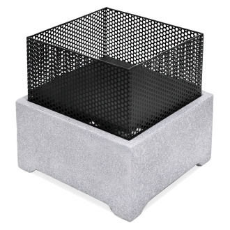 Kwadratowe palenisko ogrodowe z betonową podstawą i metalową siatką ochronną.