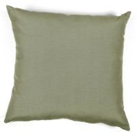 Samotna, beżowo-zielona, kwadratowa poduszka na białym tle.