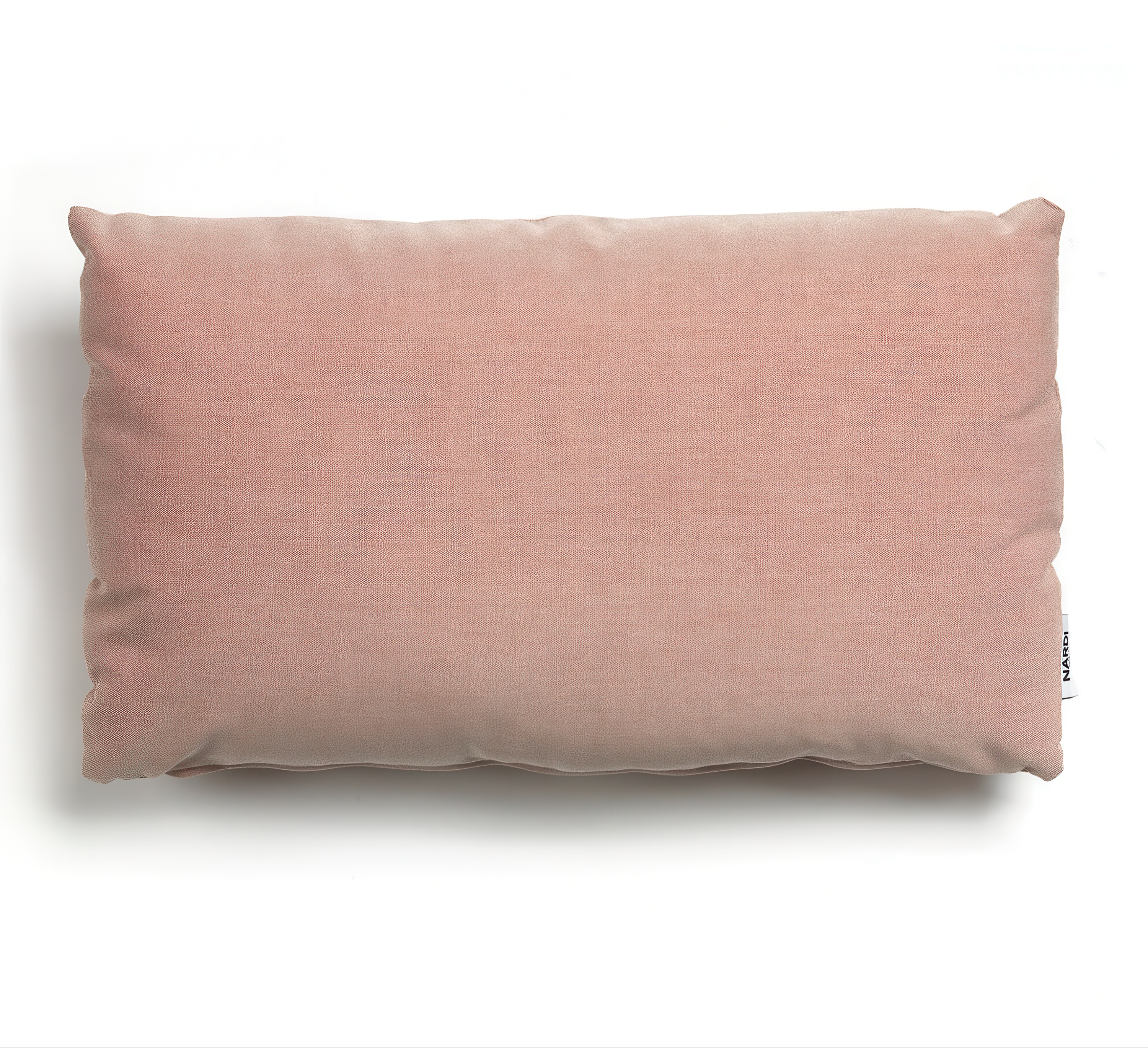 Prostokątna poduszka dekoracyjna w kolorze pudrowego różu, widok z góry na białym tle