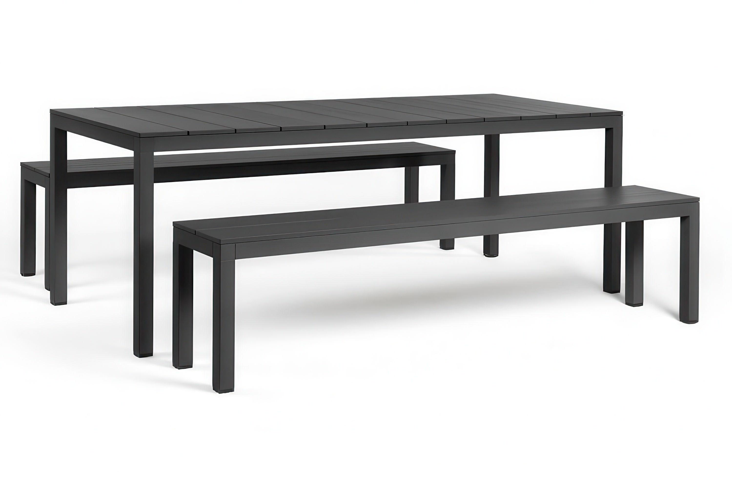 Zestaw ogrodowy: prostokątny stół aluminiowy w kolorze czarnym z dwiema dopasowanymi ławkami.