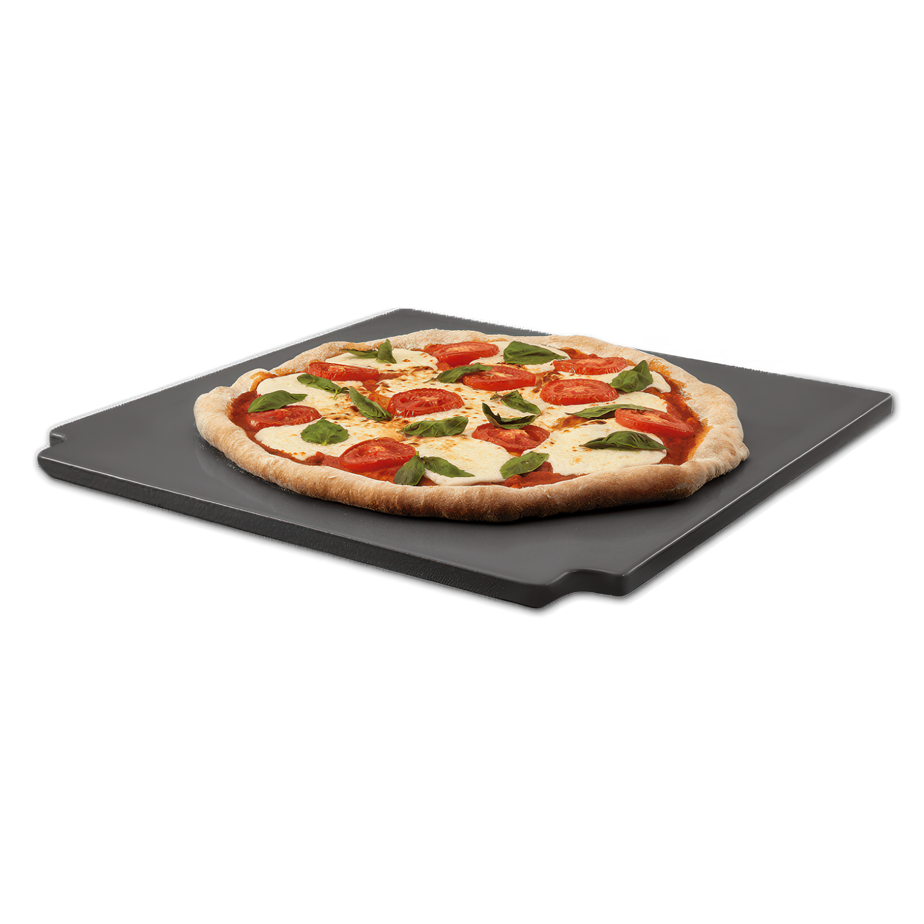 Kamień do pizzy Weber z pizzą z mozzarellą, pomidorami i bazylią.