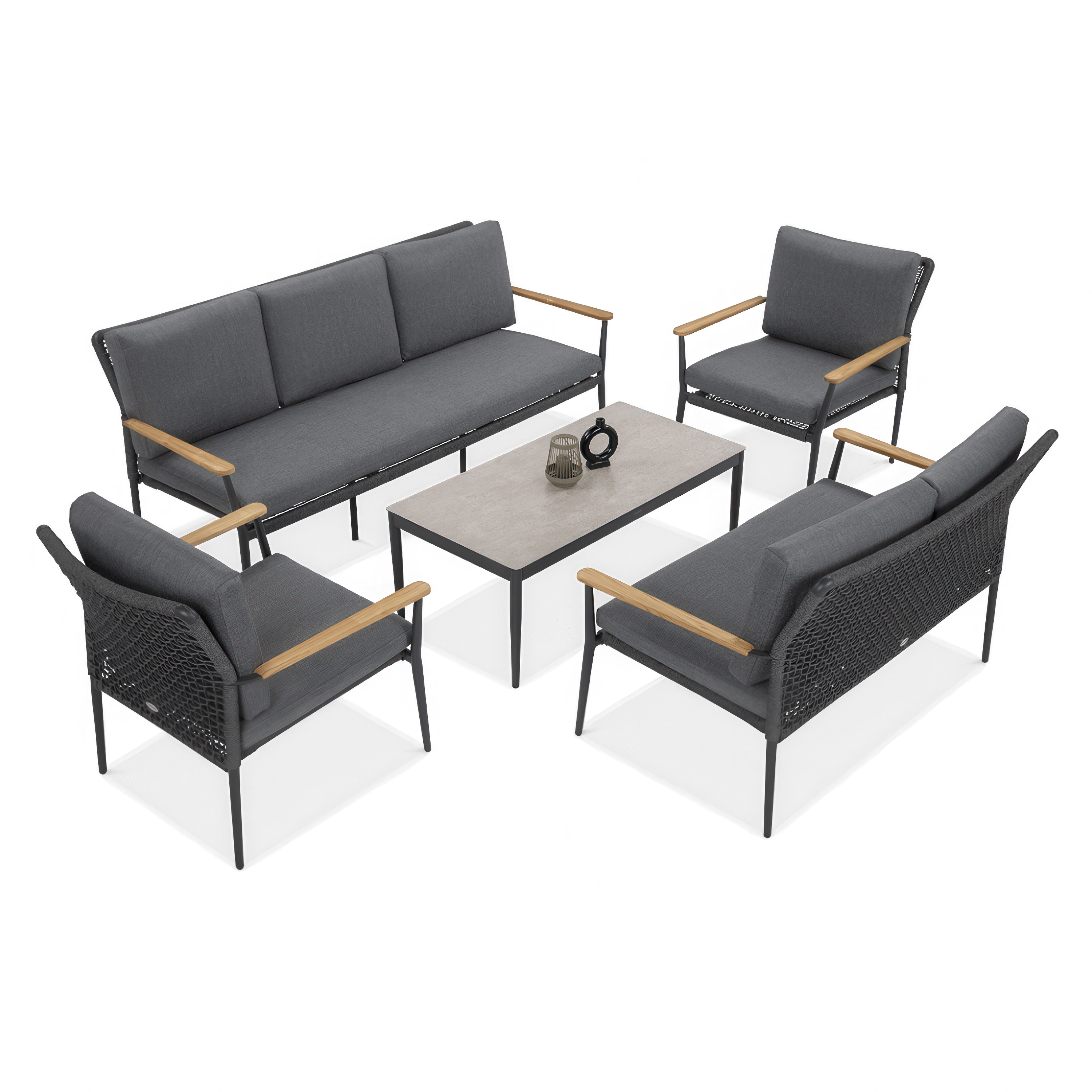 Zestaw mebli ogrodowych z sofą, dwoma fotelami, dwuosobową kanapą i prostokątnym stolikiem kawowym.