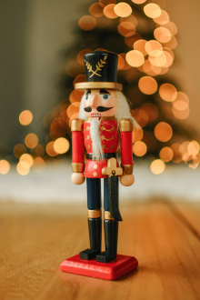 Dziadek do orzechów ŁUPEK czerwony