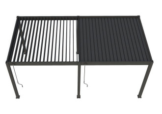 Widok z g&oacute;ry na zamykane lamele pergoli ogrodowej ELEGANCE 3x6 anthracite