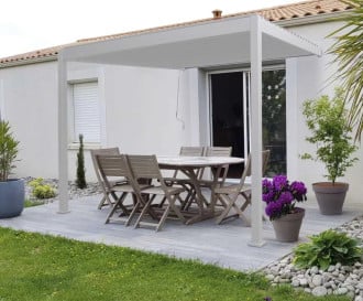 Aranżacja pergoli tarasowej, ścienna 3x3 Premium Wall White - Gutroof