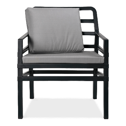 czarny fotel ogrodowy z szarym siedzeniem i poduszką
