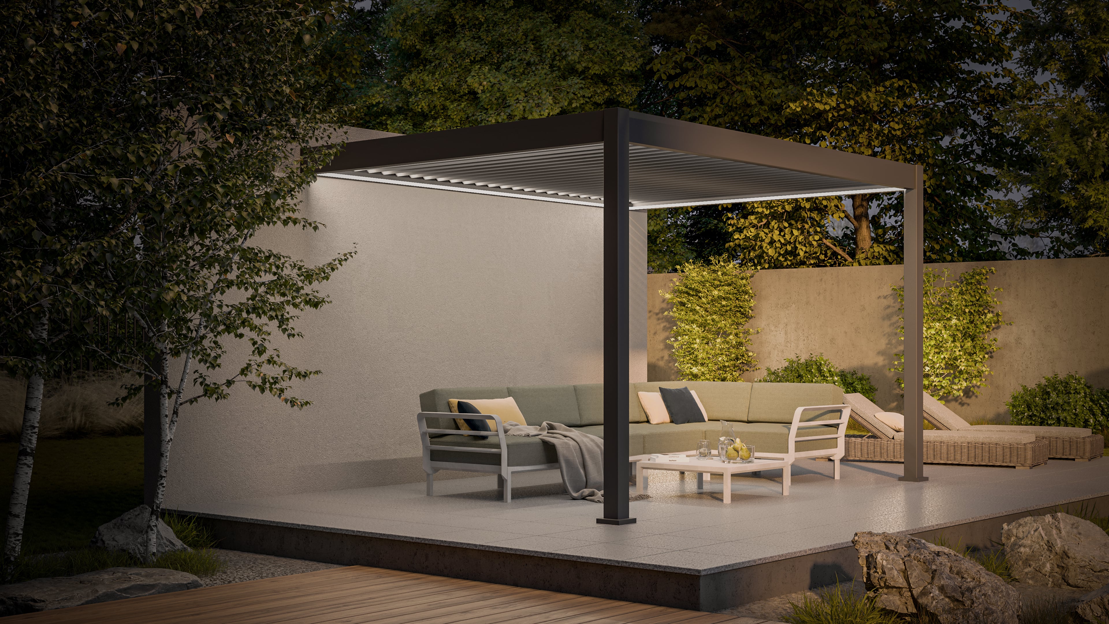 Automatyczna pergola przyścienna z oświetleniem ELEGANCE WALL AUTOMATIC 3x4 Anthracite - Gutroof w aranżacji wieczorowej