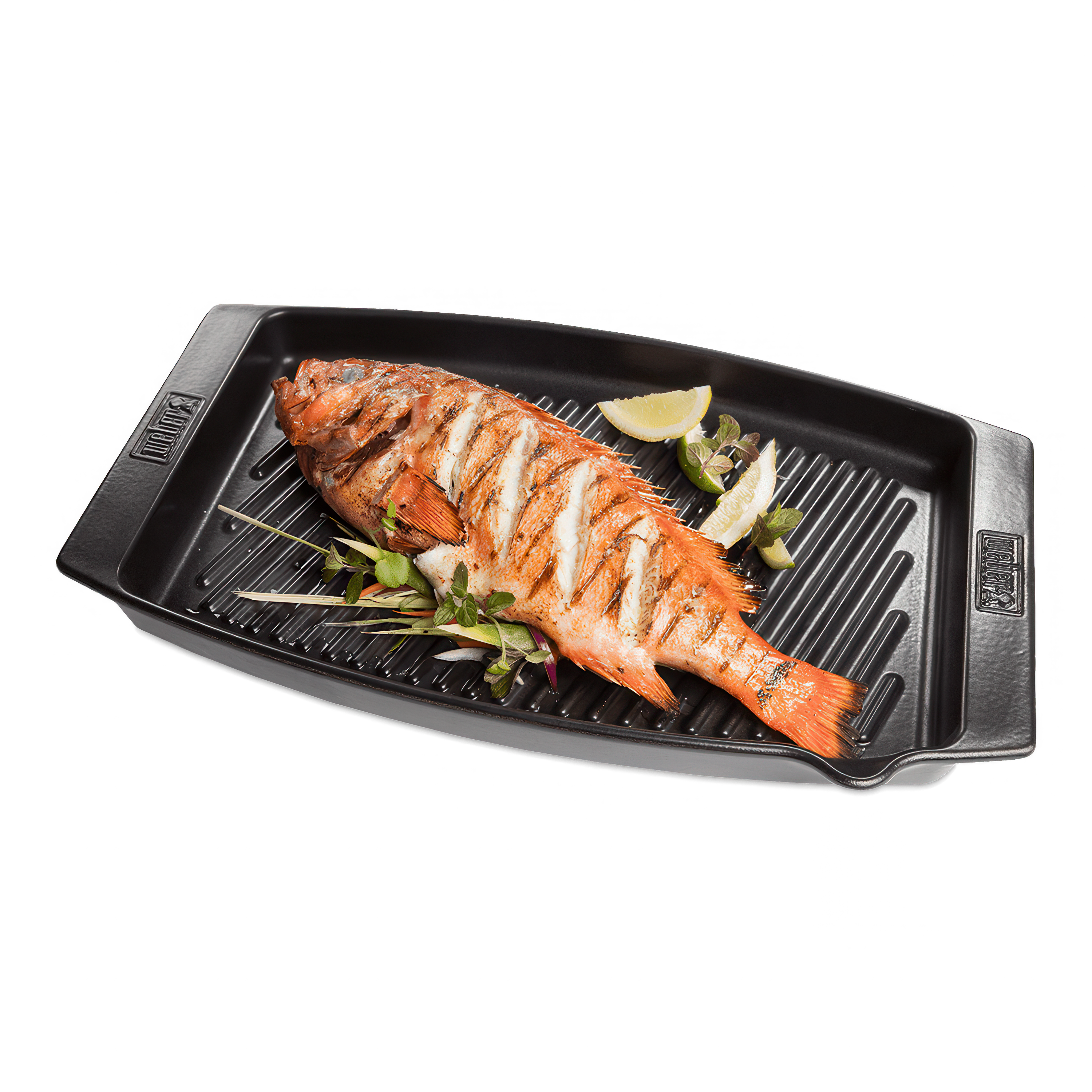 ceramiczna forma do pieczenia z rybą i dodatkami na grilla