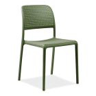 zielone krzesło z oparciem