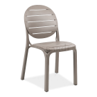 beżowe krzesło ogrodowe do restauracji