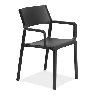 czarne krzesło ogrodowe z oparciem i podłokietnikami