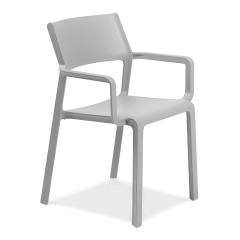 krzesło z oparciem i podłokietnikami