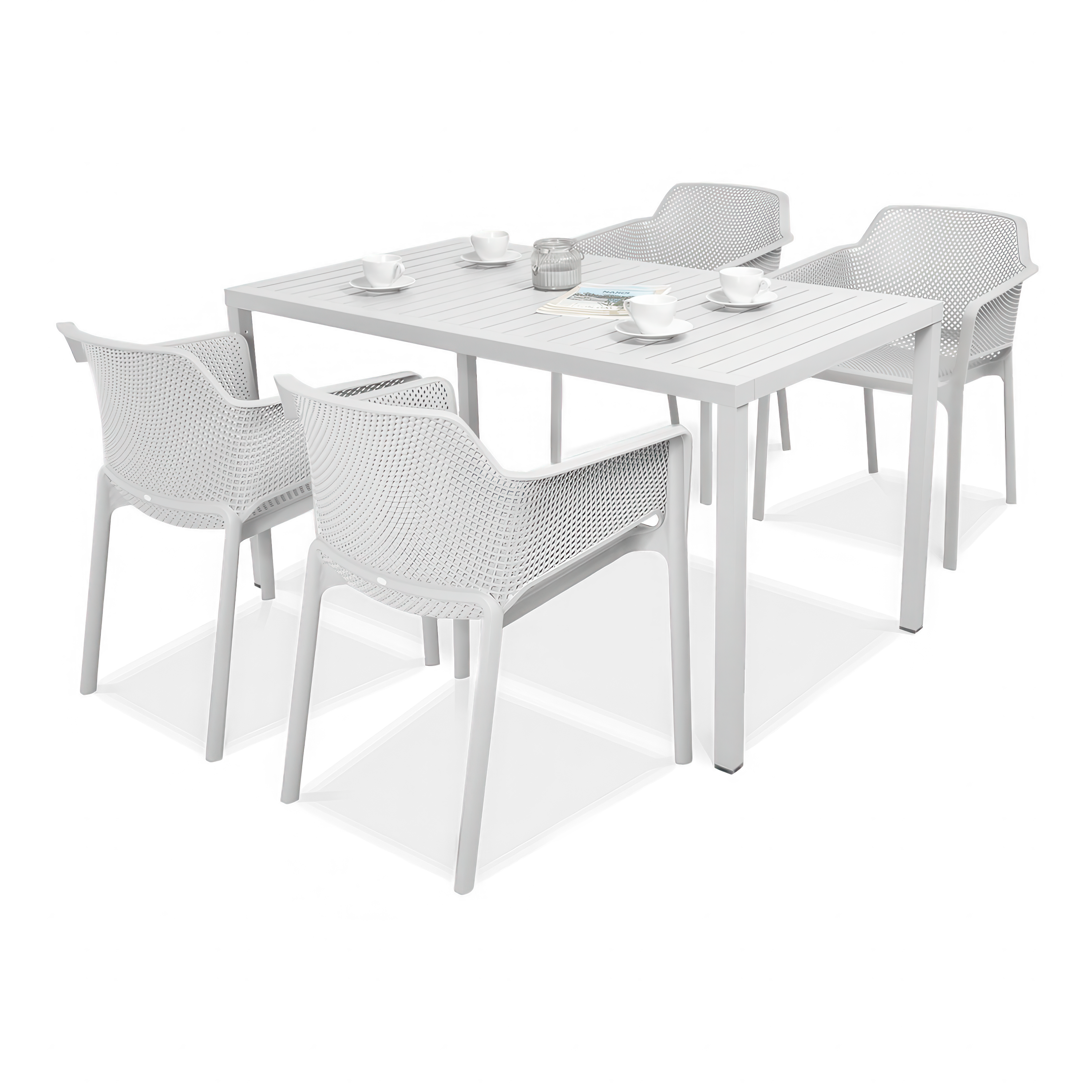 komplet ogrodowy z białymi krzesłami i stołem