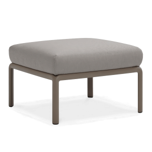 Wygodna pufa wykonana z polipropylenu do ogrodu lub na taras