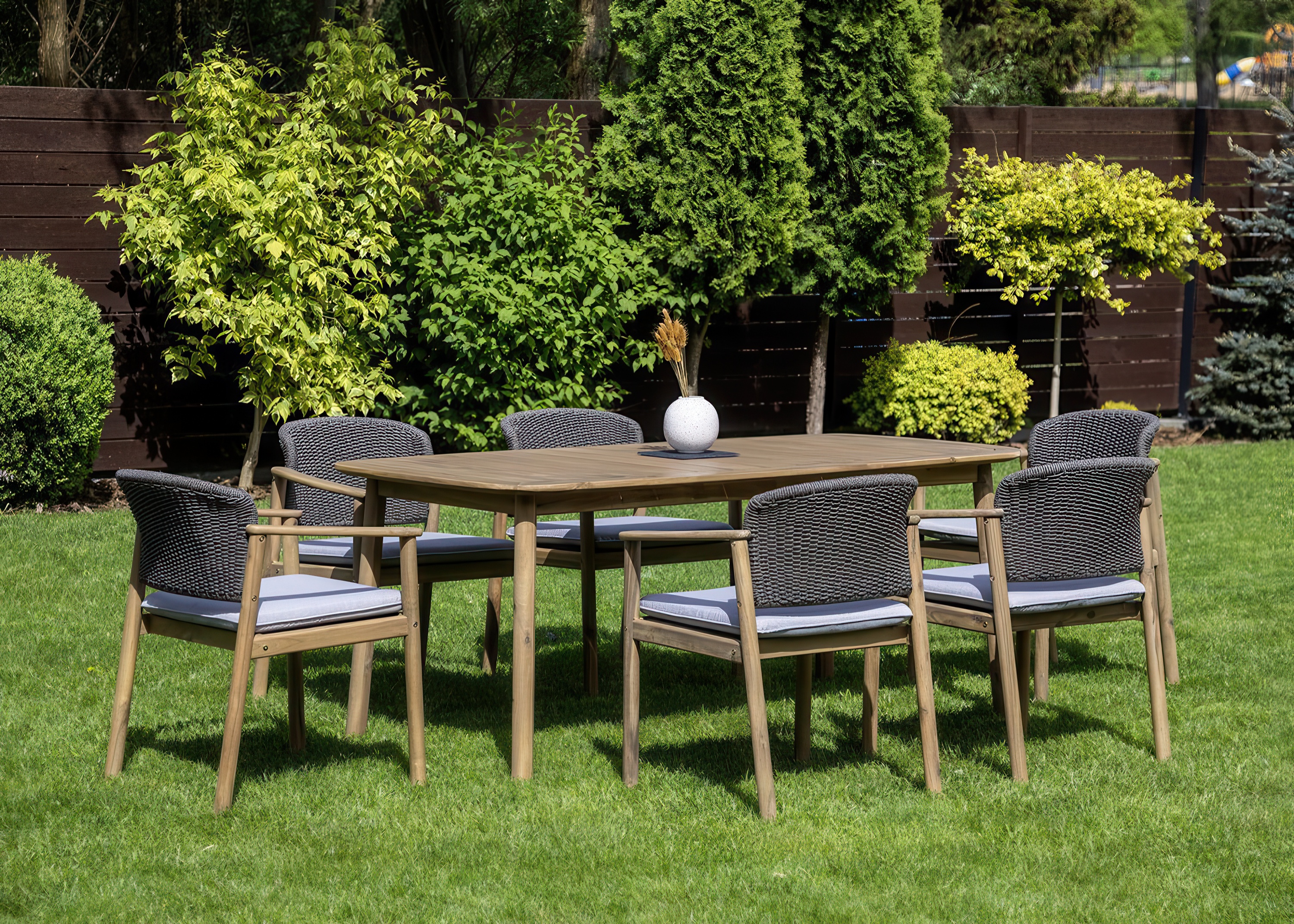 Sześcioosobowy zestaw jadalniany dover 6 plus 1 dining na tarasie