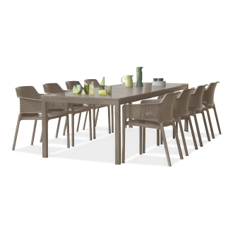 beżowy zestaw do ogrodu z krzesłami i długim stołem