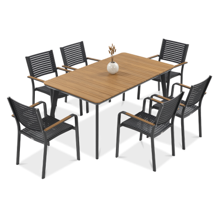 Aranżacja grafitowego zestawu tacoma w ogrodzie