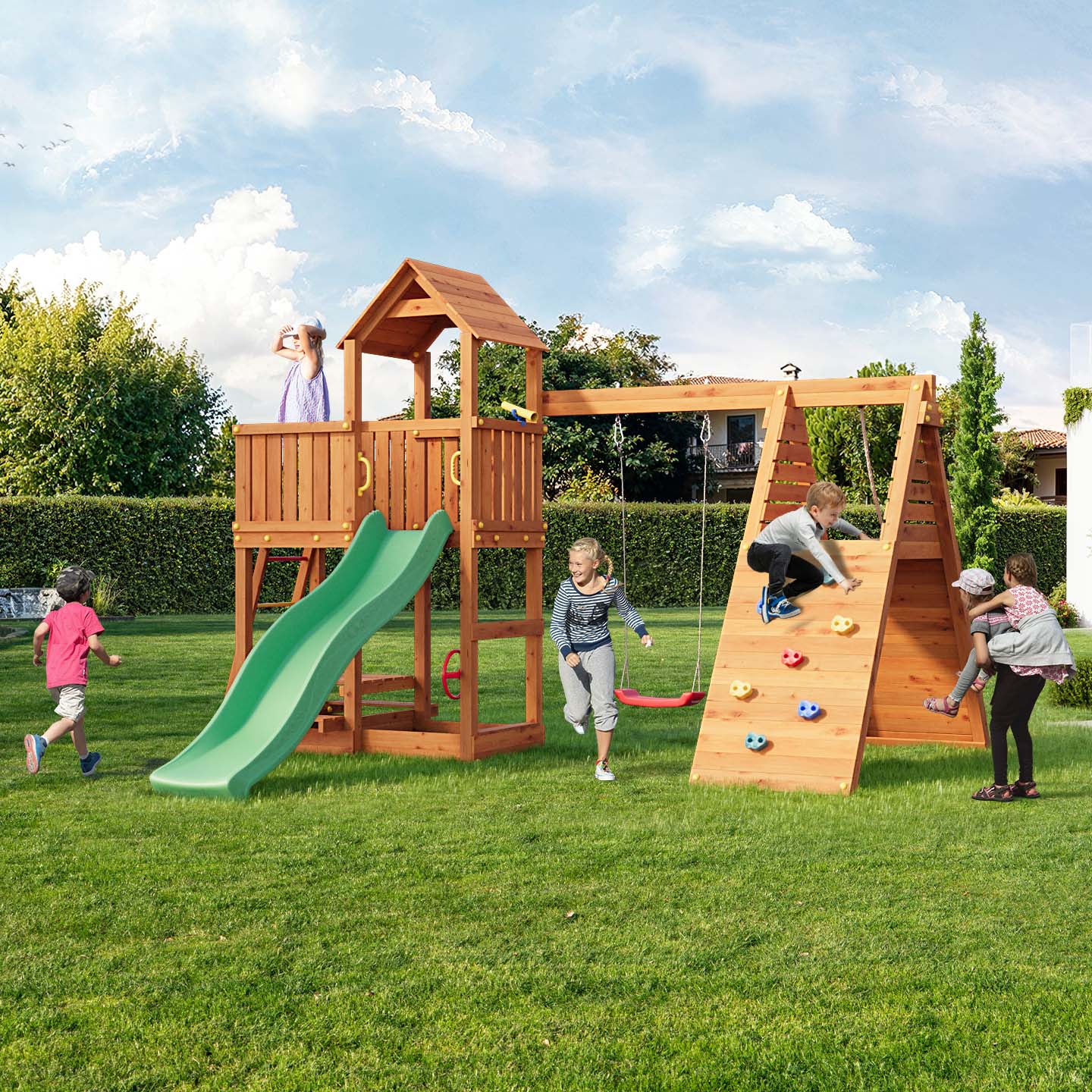 Drewniany plac zabaw z zieloną zjeżdżalnią huśtawkami i ścianką wspinaczkową aranżacja dzieci podczas zabawy
