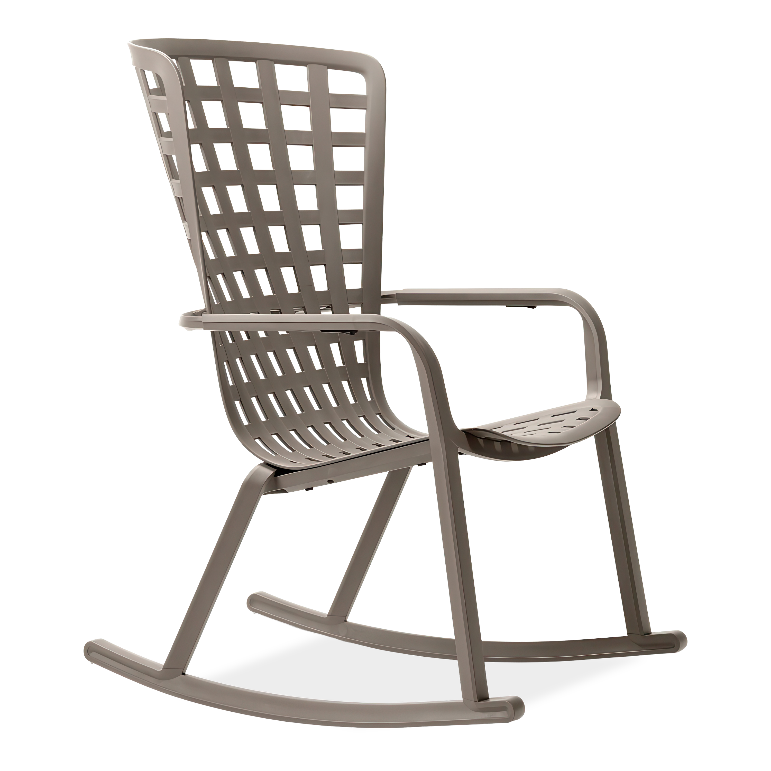 Nowoczesny fotel bujany w kolorze taupe z ażurowym oparciem i podłokietnikami, widok z boku