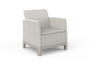 Krzesło Scandi Forma Keter w kolorze pebble grey-soft beige z jasną poduszką na podwyższonej podstawie