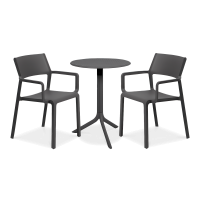 czarny zestaw mebli - dwóch krzeseł i okrągłego stolika