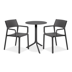 czarny zestaw mebli - dwóch krzeseł i okrągłego stolika