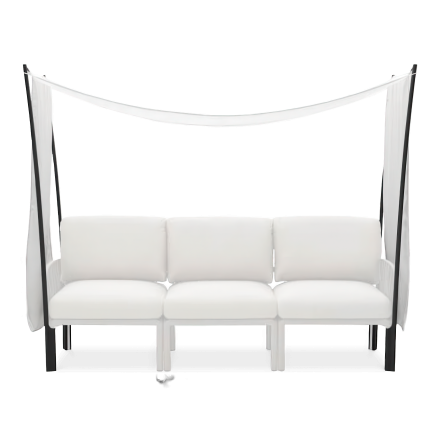 biała osłona na czarnym stelażu na meble ogrodowe