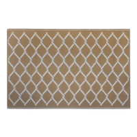 dywan ogrodowy we wzorze plastra miodu