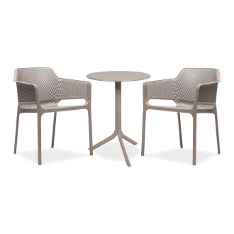 brązowy zestaw dwóch foteli i stolika ogrodowego